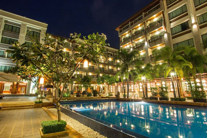 Hotel Exterior 81 of 90