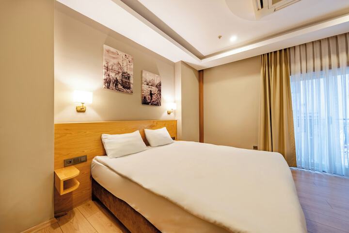 Room 30 of 74