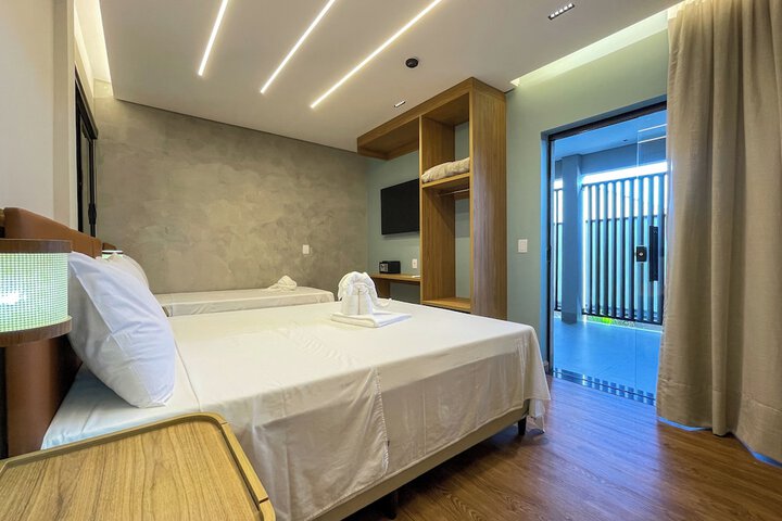 Room 47 of 102