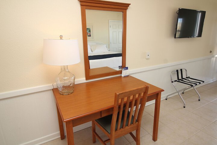 Room 10 of 48