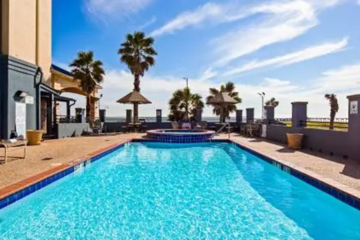 Pool 5 of 7