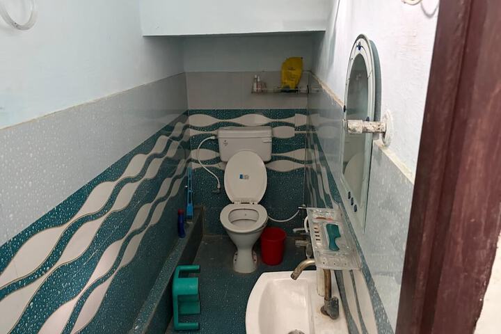 Room 8 of 20