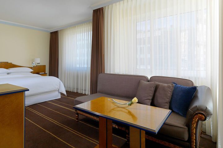 Room 49 of 63