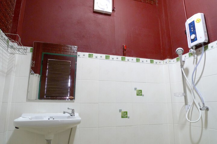Room 28 of 32