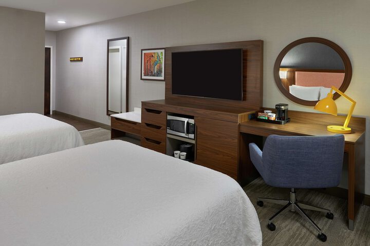 Room 8 of 33