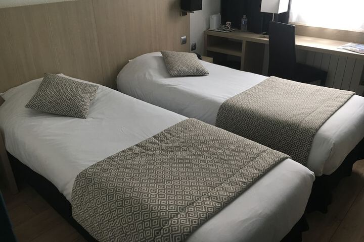 Room 7 of 51