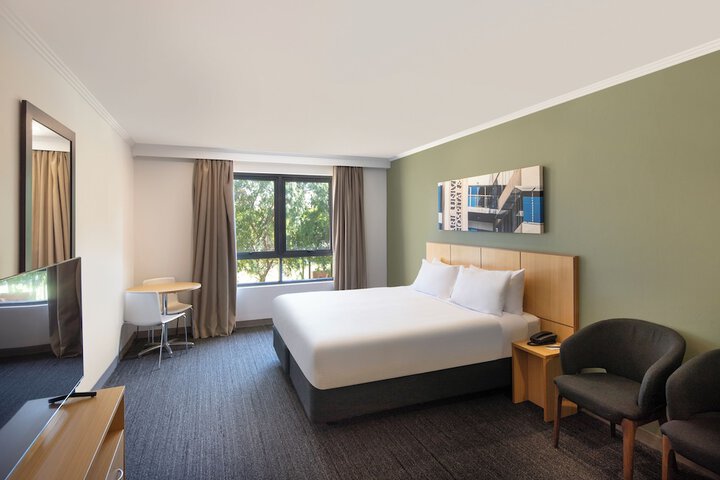 Room 15 of 28