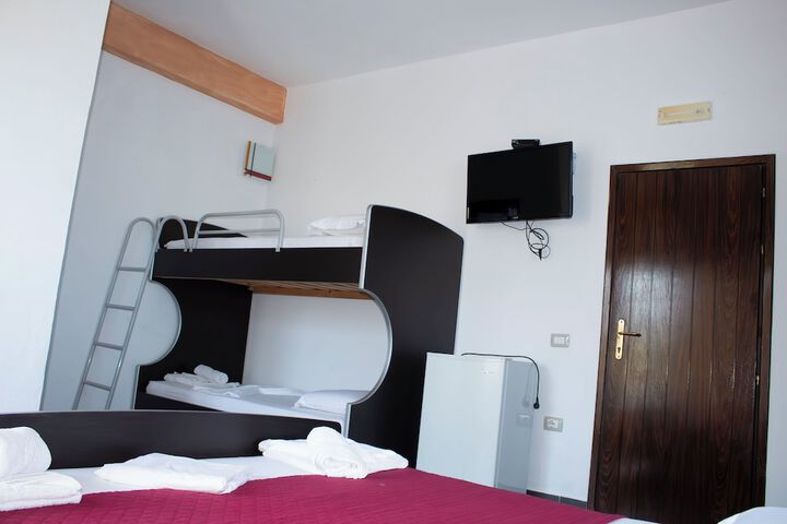 Room 7 of 51