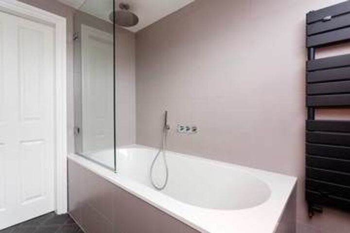 Room 4 of 23
