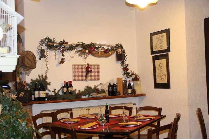 Dining 2 of 16