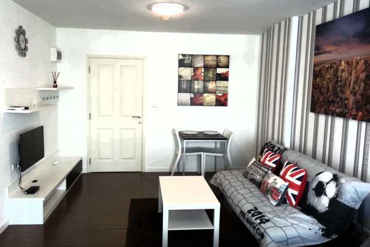 Room 9 of 14