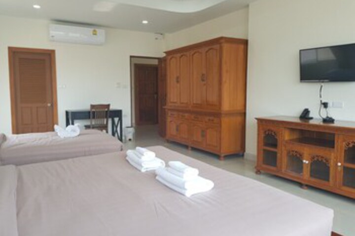 Room 17 of 27