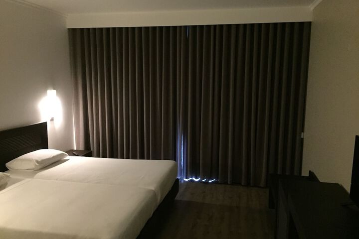 Room 6 of 51
