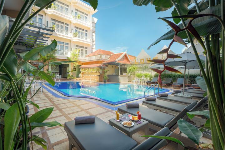 Pool 38 of 60