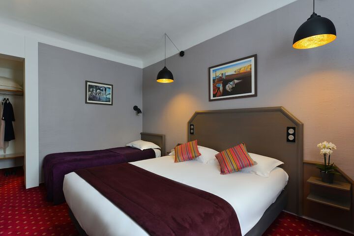 Room 11 of 38