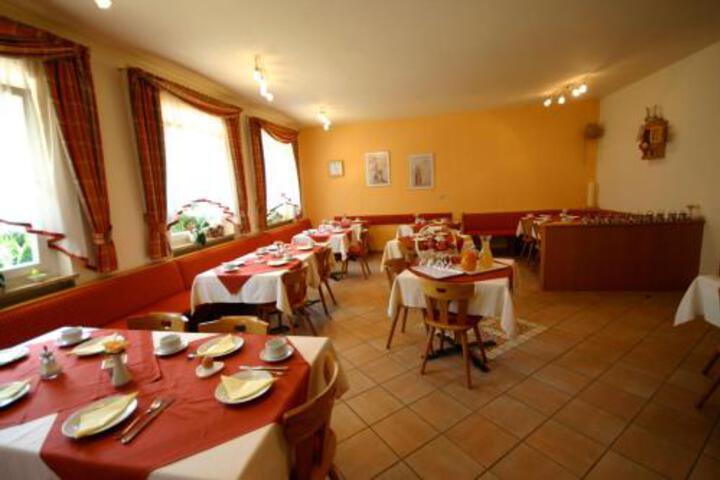Garni Hotel Wiesenhof