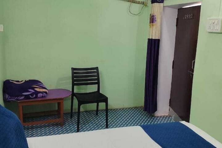 Room 2 of 35