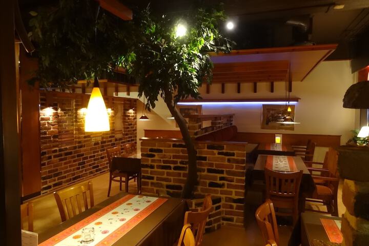 Dining 23 of 29