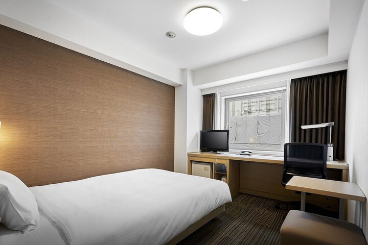 Room 12 of 77