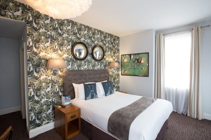 Room 18 of 112