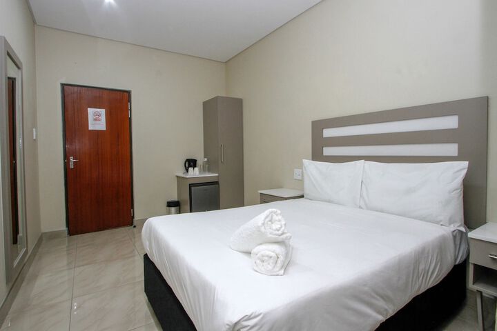 Room 11 of 21