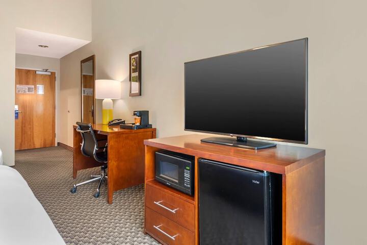 Room 12 of 37