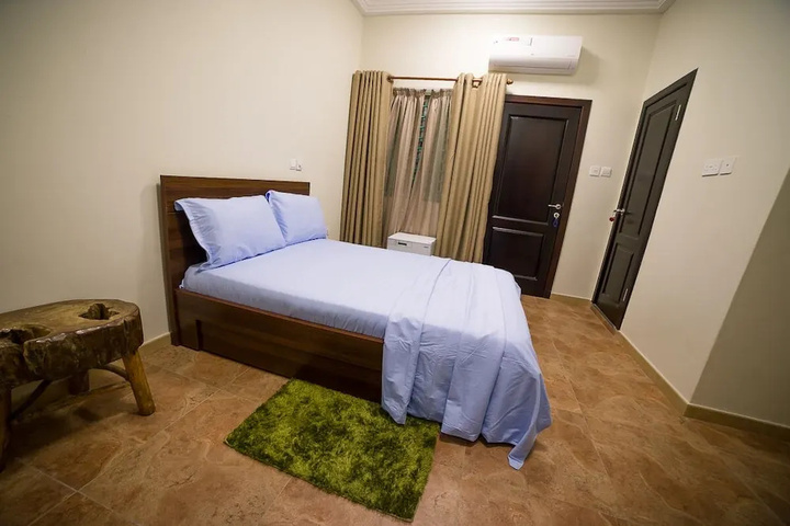 Room 6 of 24