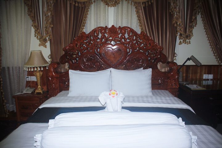 Room 35 of 63