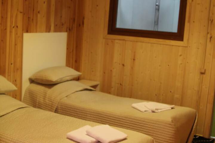 Room 2 of 79