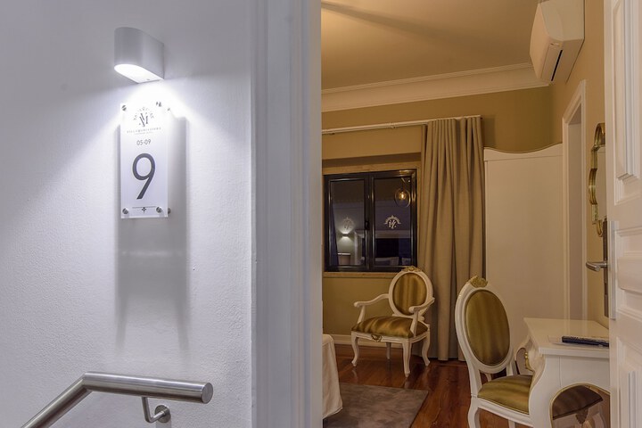 Room 51 of 114