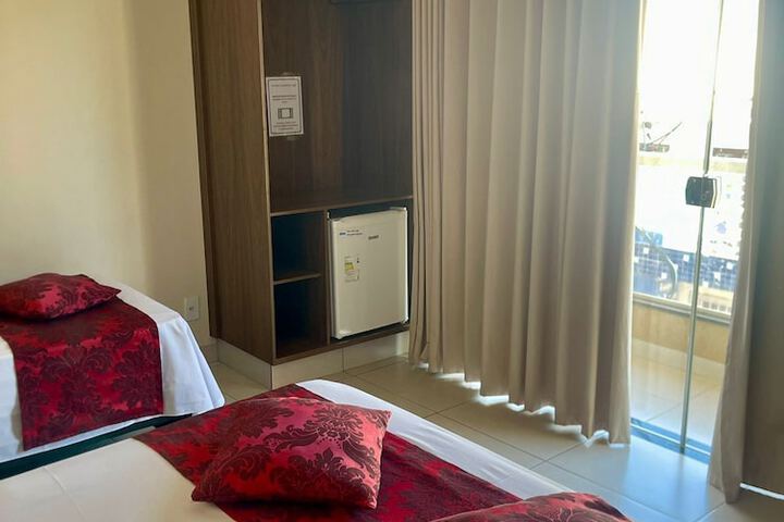 Room 6 of 24