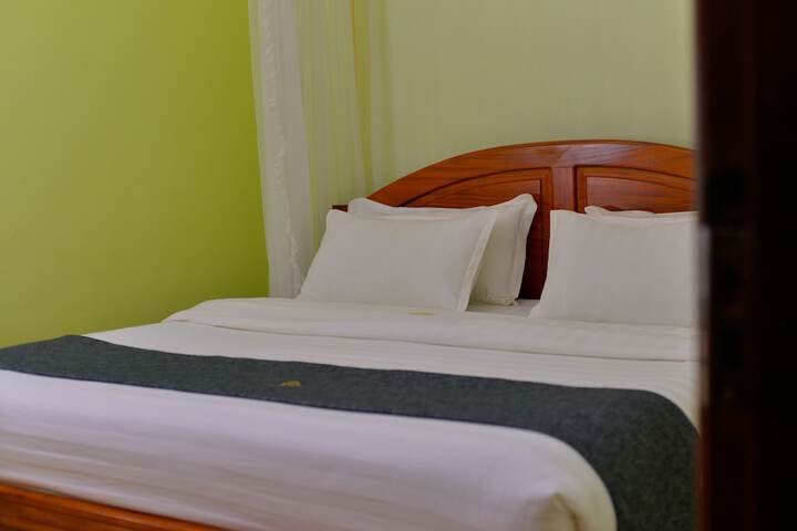 Room 3 of 34