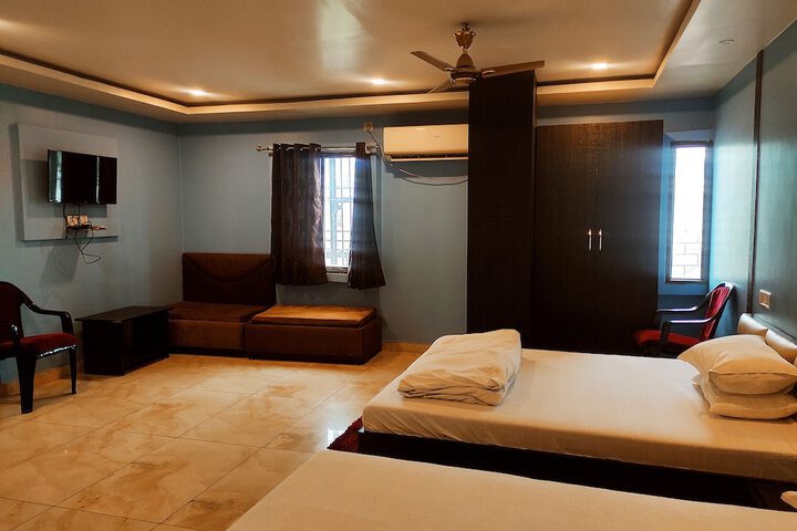 Room 14 of 32