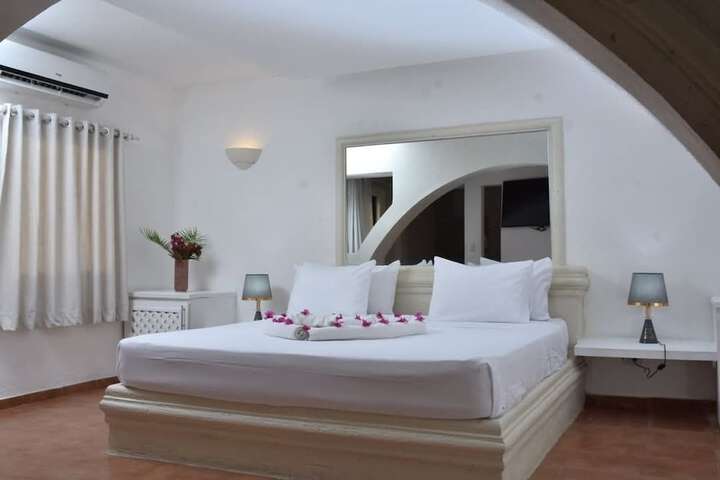 Room 9 of 20