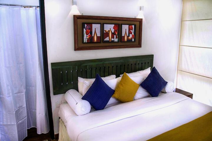 Room 11 of 65