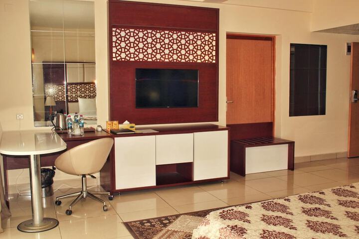 Room 9 of 22