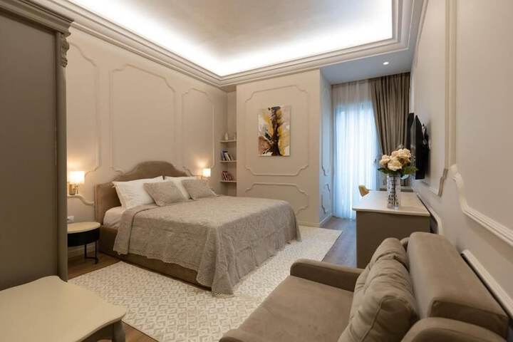 Room 3 of 23