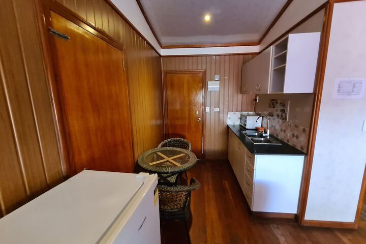 Room 9 of 42