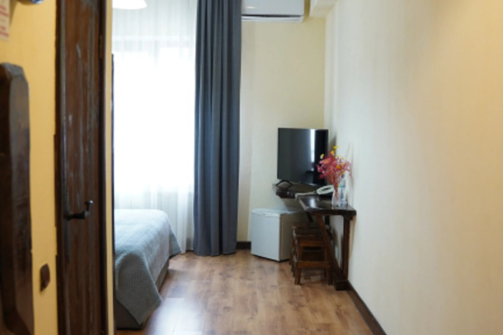 Room 37 of 39