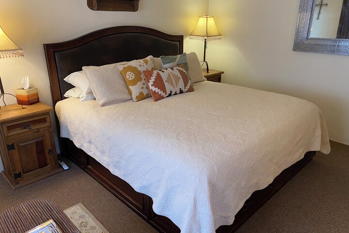 Room 12 of 84