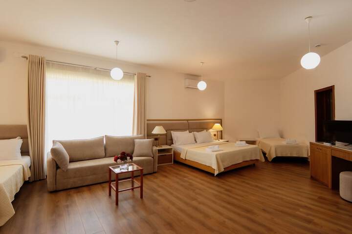 Room 34 of 187