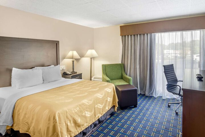 2 Queen Beds (3 of 12)