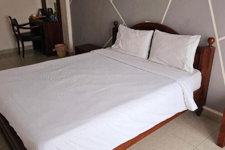 Room 2 of 12