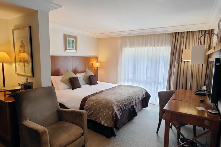Room 34 of 76