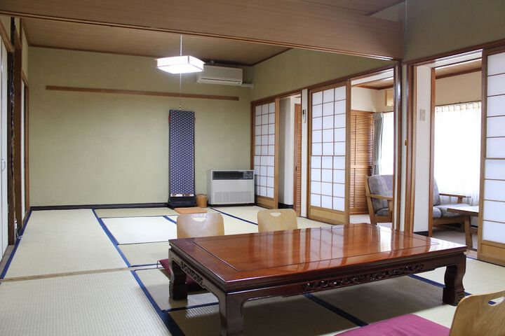 Room 13 of 79