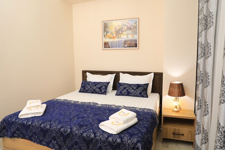 Room 4 of 50