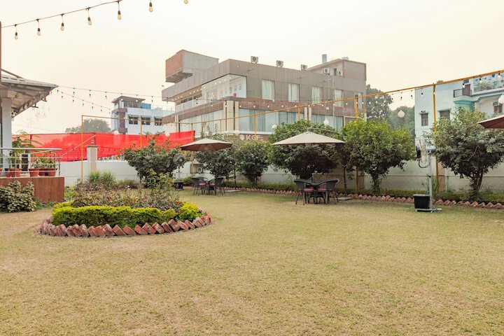 Hotel Exterior 67 of 75