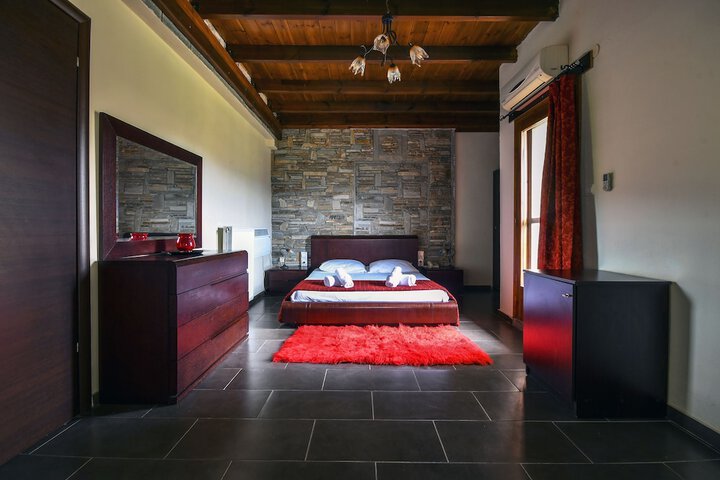 Room 16 of 82