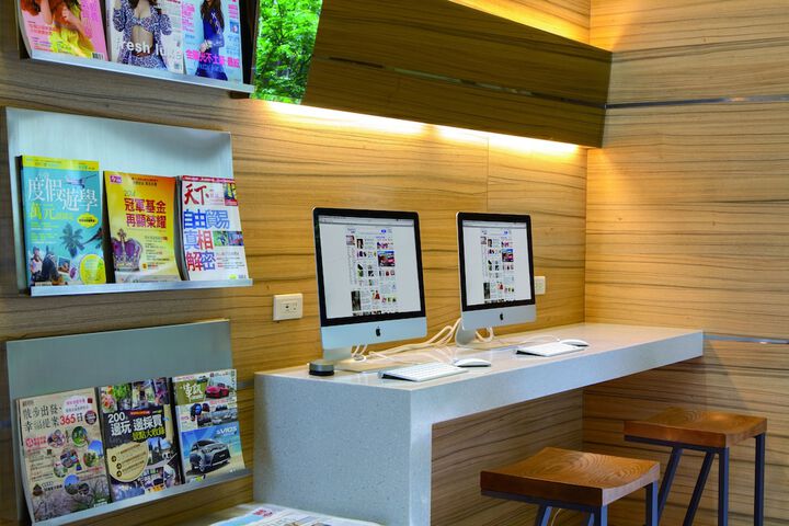 Business Center 34 of 40