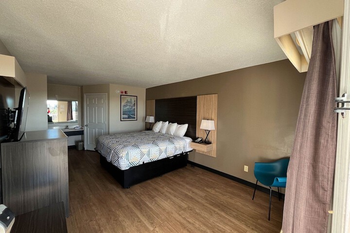 Room 18 of 46